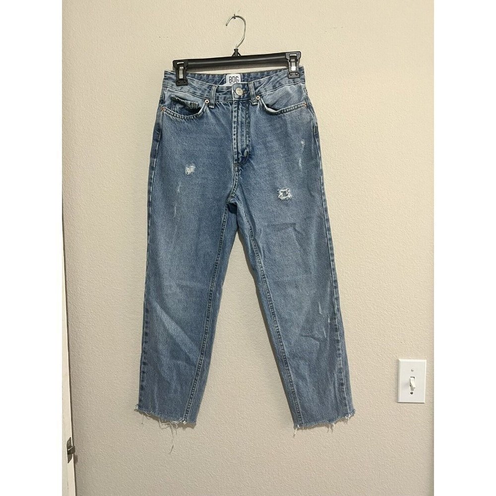 URBAN Outfitters BDG Mom High-Rise Distressed Jeans Size 25 Medium